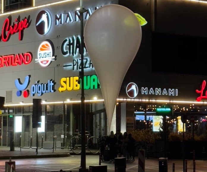 15min skaitytojos nuotr./Vilniaus centre nusileido kontrabandinis oro balionas