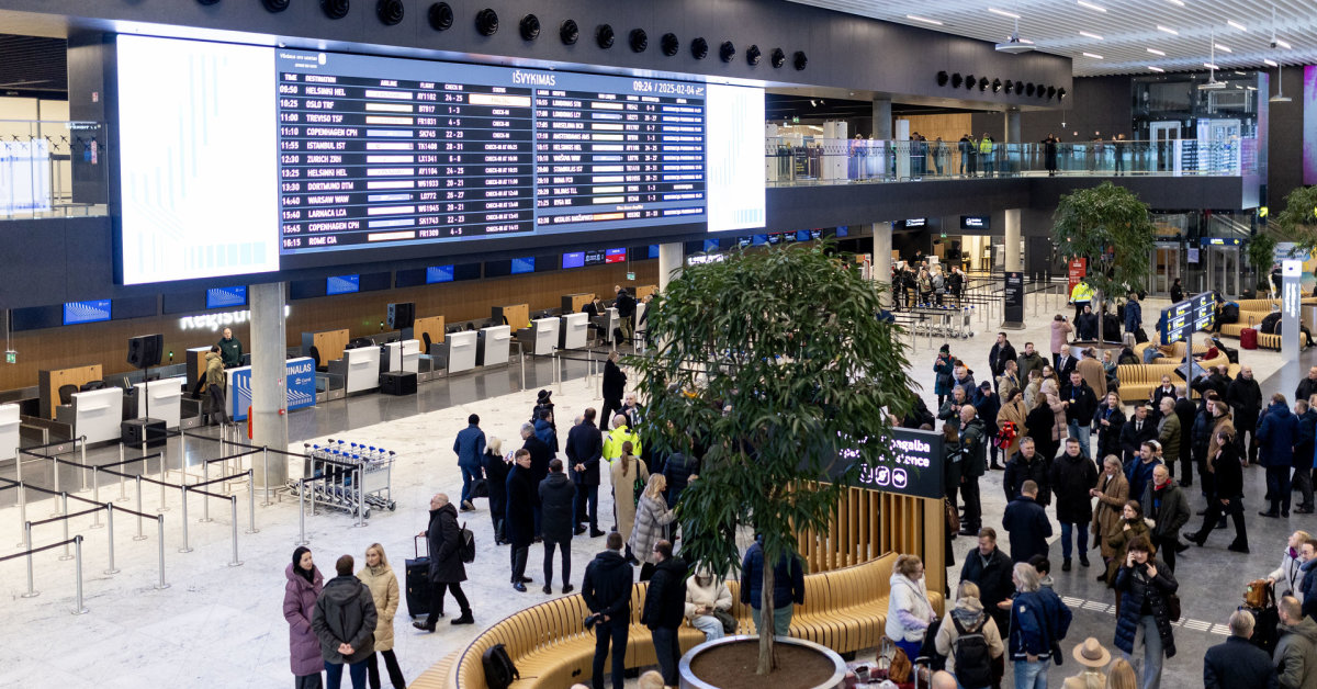 Penktadienį Vilniaus oro uoste vėluoja skrydžiai: šios kryptys paveiktos labiausiai | Verslas