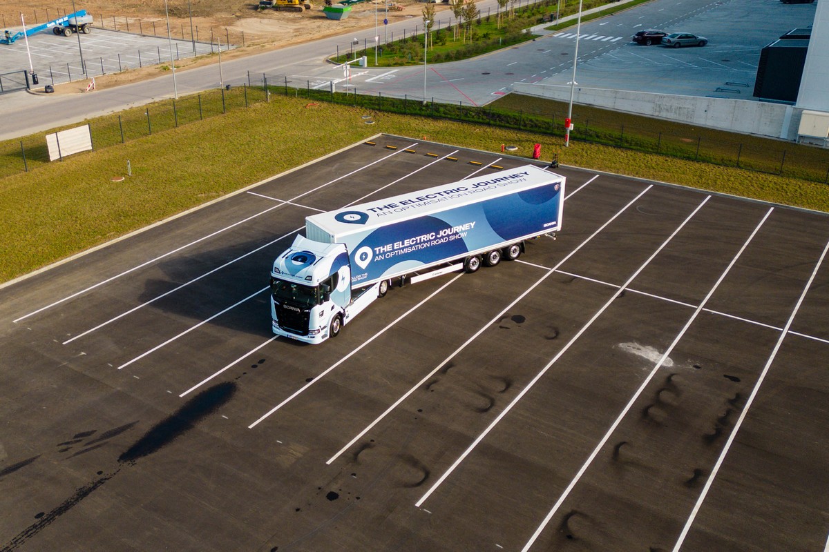 „Scania“ elektrinių sunkvežimių turas aplankė Baltijos šalis
