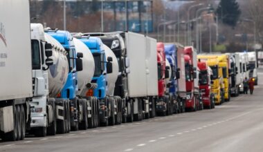 Minskas atsisako iš Baltarusijos praleisti lietuviškus vilkikus