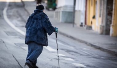 Pensininkė sukčiams atidavė virš 35 tūkst. eurų