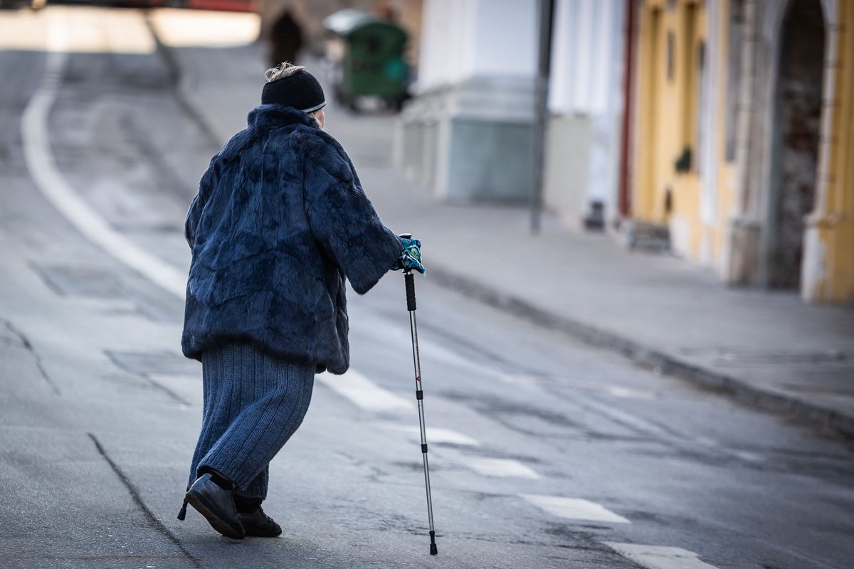 Pensininkė sukčiams atidavė virš 35 tūkst. eurų