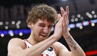 „Bulls“ paskutiniu metimu laimėjo konferencijos lyderių akistatą