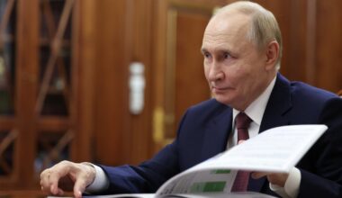 Karas Ukrainoje. Kova dėl Pokrovsko pasiekė lūžio tašką: įvardijo, kokius 2 scenarijus miestui turi Putinas