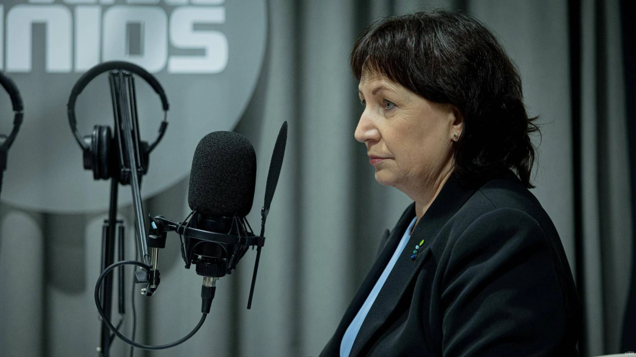 Socialinės apsaugos ir darbo ministrė: atlyginimams „nuimti“ nuo gynybos būtų neatsakinga