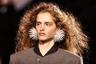 Ne mažiau įspūdingi ir naujosios „Chanel“ kolekcijos aksesuarai.