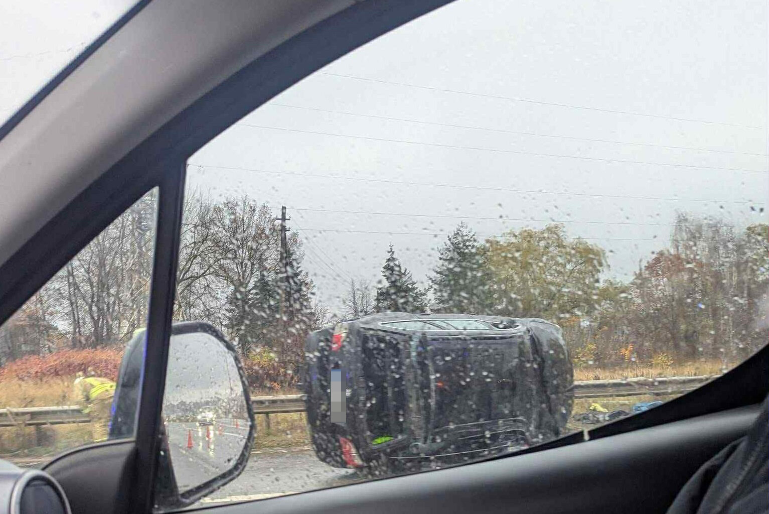 per kelias valandas kelyje A1 susidūrė septyni automobiliai