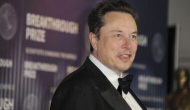 Elono Musko atlyginimas sieks trilijoną dolerių