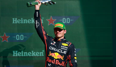 O. Bearmanas ir M. Verstappenas nutolo nuo vienerių lenktynių diskvalifikacijos