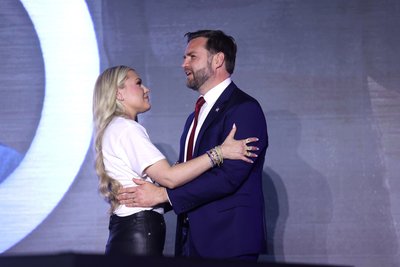 Erika Kirk ir J. D. Vanceas