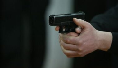 Vilniaus policija sulaikė įtariamąjį: apšaudė prie gimnazijos dirbančius žmones