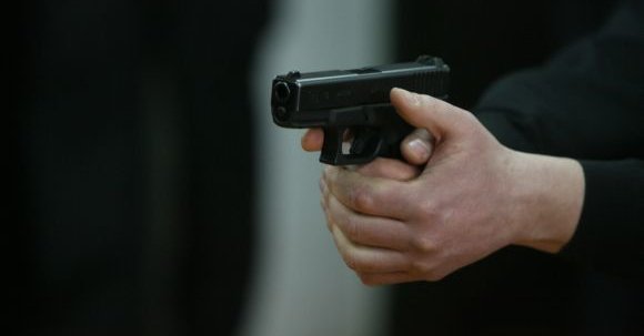 Vilniaus policija sulaikė įtariamąjį: apšaudė prie gimnazijos dirbančius žmones