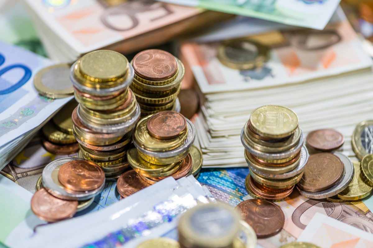 „Swedbank“ mažina šių metų Lietuvos BVP augimo prognozę iki 2,5 proc.