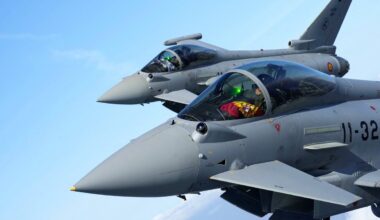 NATO naikintuvai kilo atpažinti ir lydėti Rusijos orlaivių