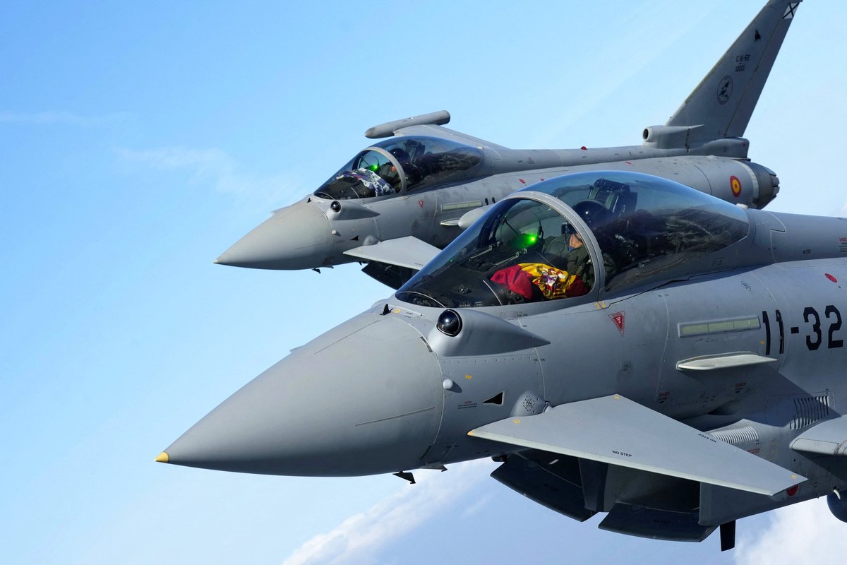 NATO naikintuvai kilo atpažinti ir lydėti Rusijos orlaivių