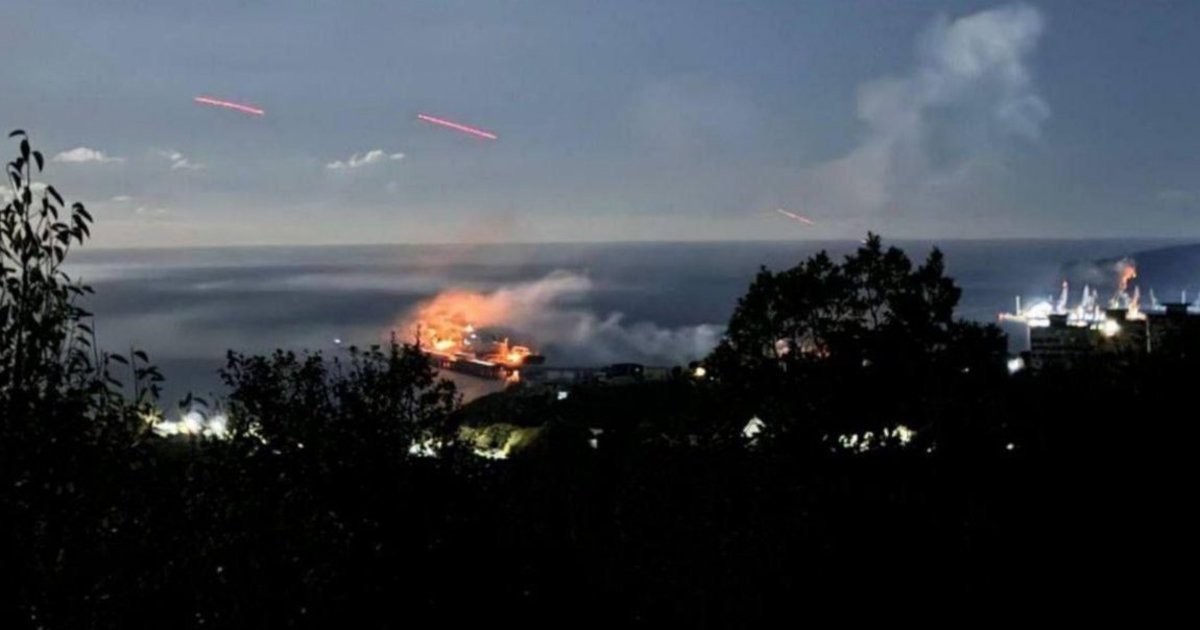 Ukrainiečių dronų ataka sustabdė vieno didžiausių naftos produktų terminalų Rusijoje veiklą