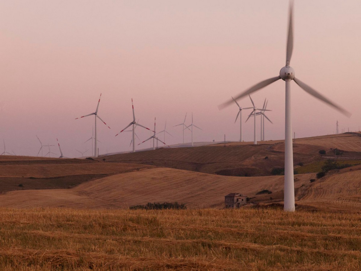 vėjo ir šiluminės elektrinės spalį sugeneravo daugiausiai vartojimui reikalingos elektros