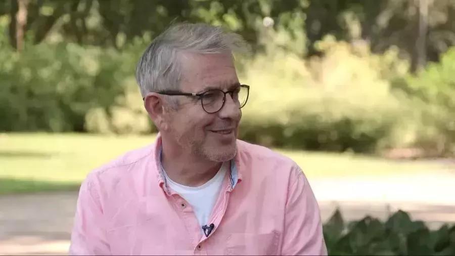 Šešiasdešimtmetį perkopęs A. Sakalauskas tapo tėčiu: gyvenimas pilnas stebuklų - Alfa.lt