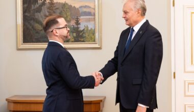 Komentarai po prezidento Nausėdos ir kandidato į krašto apsaugos ministrus Kauno susitikimo - Delfi