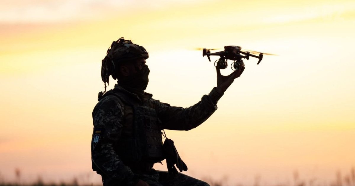 Karas Ukrainoje. „Mavik“ prieš „Šmavik“: Ukraina meta iššūkį pasaulio dronų lyderei