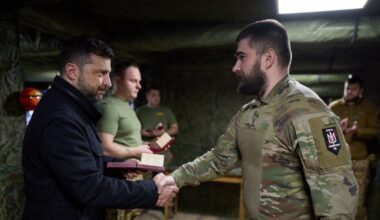 Volodymyras Zelenskis aplankė karius netoli Pokrovsko