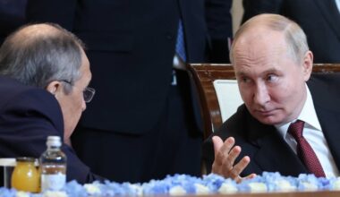 Sureagavo Kremlius: aiškina, koks Putino požiūris į Sergejų Lavrovą dabar