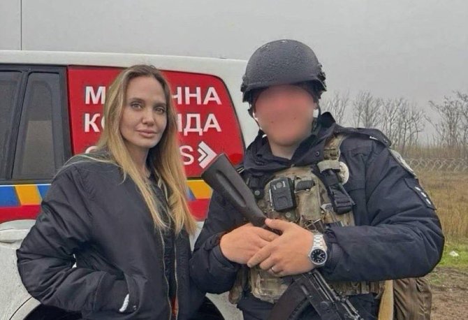 Socialinių tinklų nuotrauka/Angelina Jolie Ukrainoje
