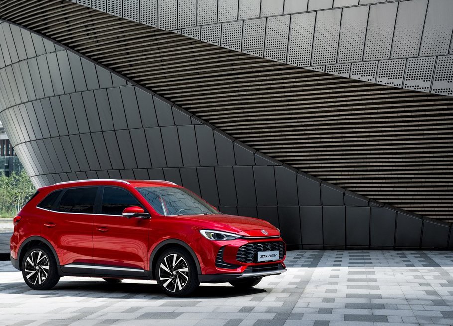 „Lietuvos metų automobilis 2026“ dalyvis: hibridinis „MG ZS“ krosoveris (nuotr. gamintojo)