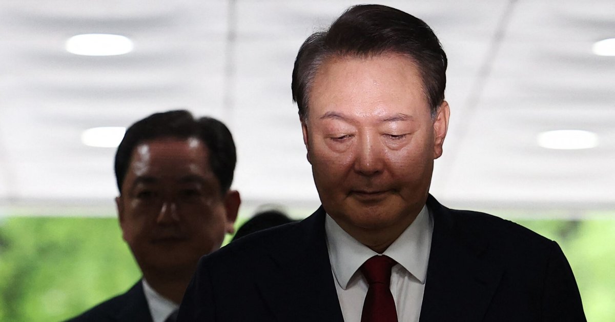 Pietų Korėja nušalintą prezidentą apkaltino pagalba priešui