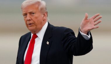 Akibrokštas iš Trumpo: karas Ukrainoje nebekelia grėsmės pasauliui