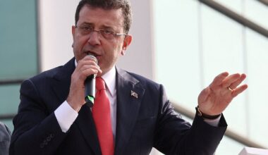 Stambulo merui Ekremui Imamoglu pateikti kaltinimai dėl 142 nusikaltimų