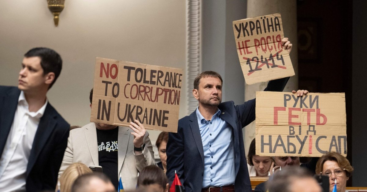 Buvęs Gitano Nausėdos konkurentas bando jį susieti su korupcijos skandalu Ukrainoje