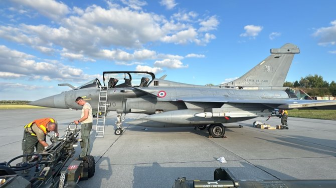 Prancūzijos karinių oro pajėgų nuotr./Prancūzijos naikintuvas „Rafale“