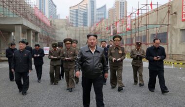 Šiaurės Korėja: Seulo ir JAV susitarimas dėl povandeninių laivų sukels branduolinį domino efektą