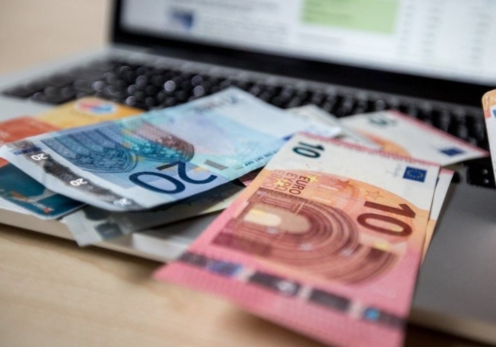 Pinigai (Julius Kalinskas/ BNS nuotr.)