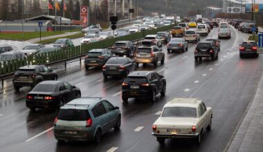 Automobiliai vis labiau primena mūsų telefonus