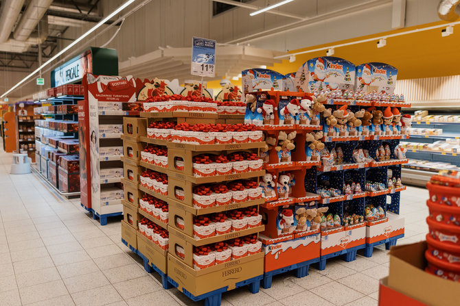 „Maxima“ nuotr./Šiemet „Maxima“ pirkėjams dovanoja daugiau laiko Kalėdoms: štai, kokius sprendimus siūlo šventiniam stalui, dekorui ir dovanoms