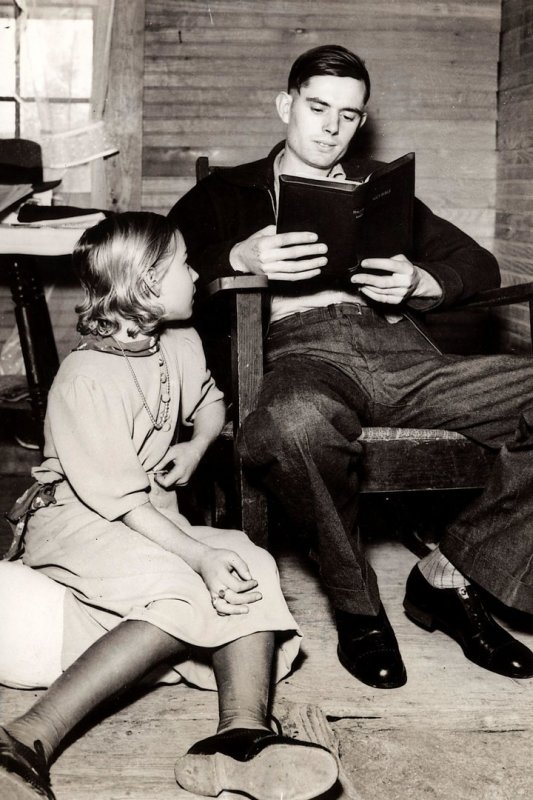 Charlie Johnsas ir Eunice Winstead