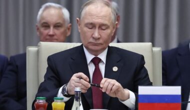 Karas Ukrainoje. „Teisiškai neįmanoma“: Putinas rado naują priežastį nesiderėti dėl taikos - Delfi