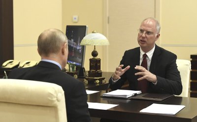 Kirilas Dmitrijevas kalbasi su Vladimiru Putinu