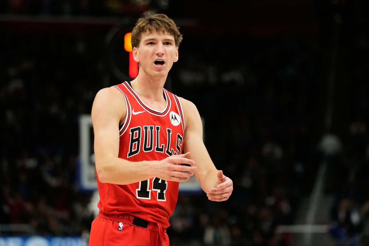 Buzelis gerino rekordą, bet „Bulls“ krito Detroite