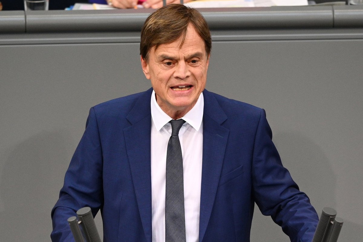 Hamburge sudegė įtakingo Vokietijos kraštutinių dešiniųjų politiko automobilis