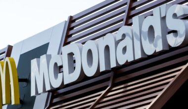 Akcijos didina „McDonald`s“ pardavimus sudėtingoje vartotojų rinkoje