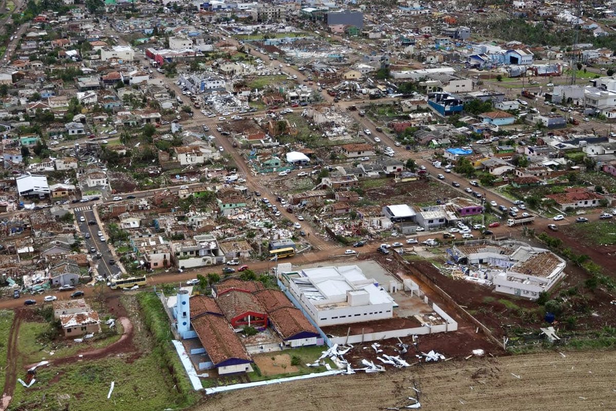 Tornadas Brazilijoje nusinešė mažiausiai šešių žmonių gyvybes