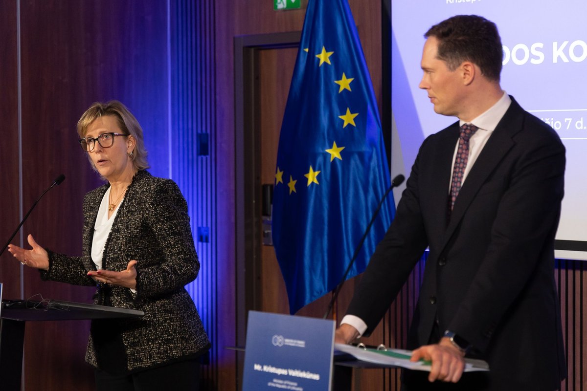 Finansų ministro Kristupo Vaitiekūno ir EK narės Maria Luís Albuquerque spaudos konferencija - Delfi
