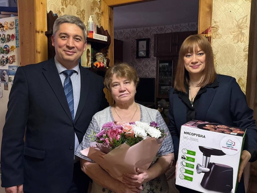 Nukautų Rusijos karių motinoms Putino partija padovanojo mėsmales (nuotr. Telegram)