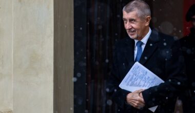 Čekijos rinkimų nugalėtojas siekia įtraukti į vyriausybę išžaginimu kaltinamą kandidatą