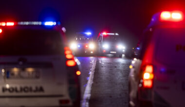 šalia rastas sužalotas afganistanietis ir žuvęs latvis