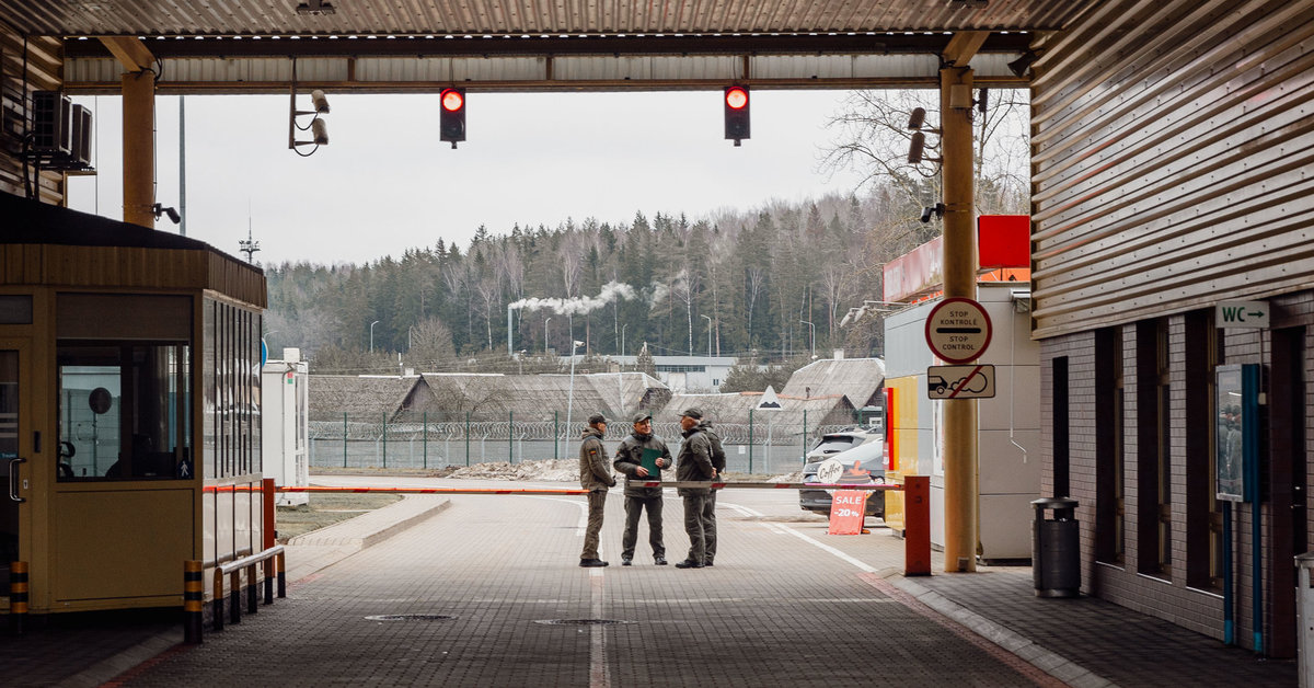 Juozas Olekas: išsprendus kontrabandinių balionų problemą siena su Baltarusija turėtų būti atidaryta