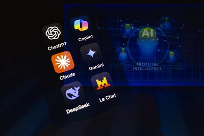 Dirbtinio intelekto pokalbių robotai